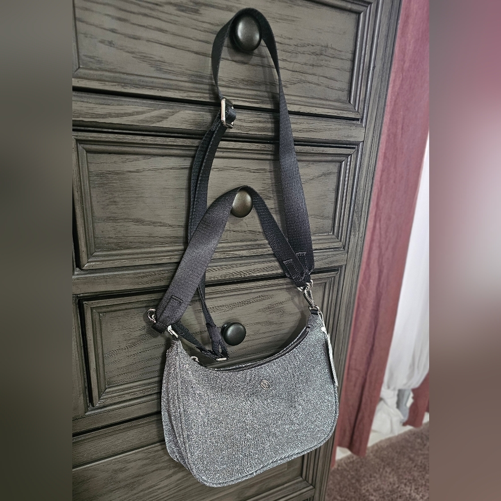 lululemon athletica Silver Gray Crossbody Shoulder Bag - Picture 7 of 8